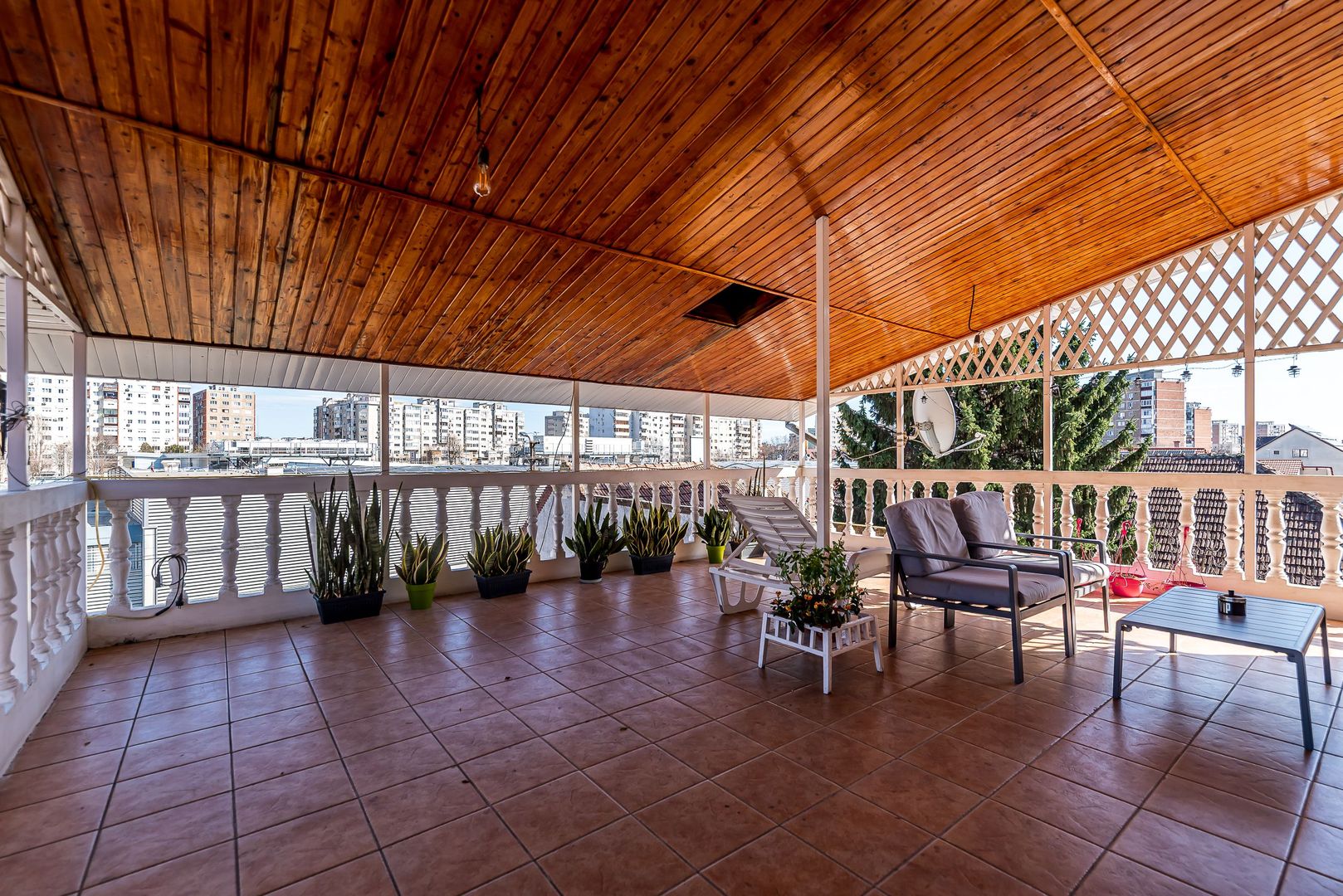 Casă spațioasă în mijlocul orasului, Str. Constantin Brâncuși - Poză 12