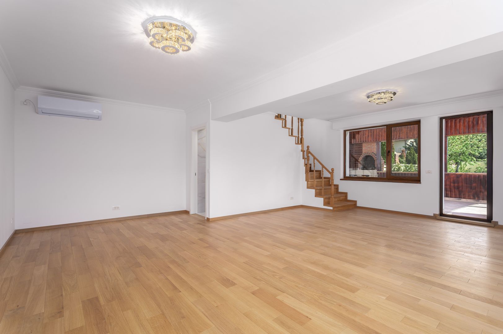 Vilă de inchiriat renovata recent, 1000 mp teren,  terasa de vara - Poză 14