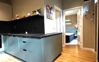 CENTRU - apartament la curte comuna ultrafinisat cu 2 locuri de parcare - Poză 12