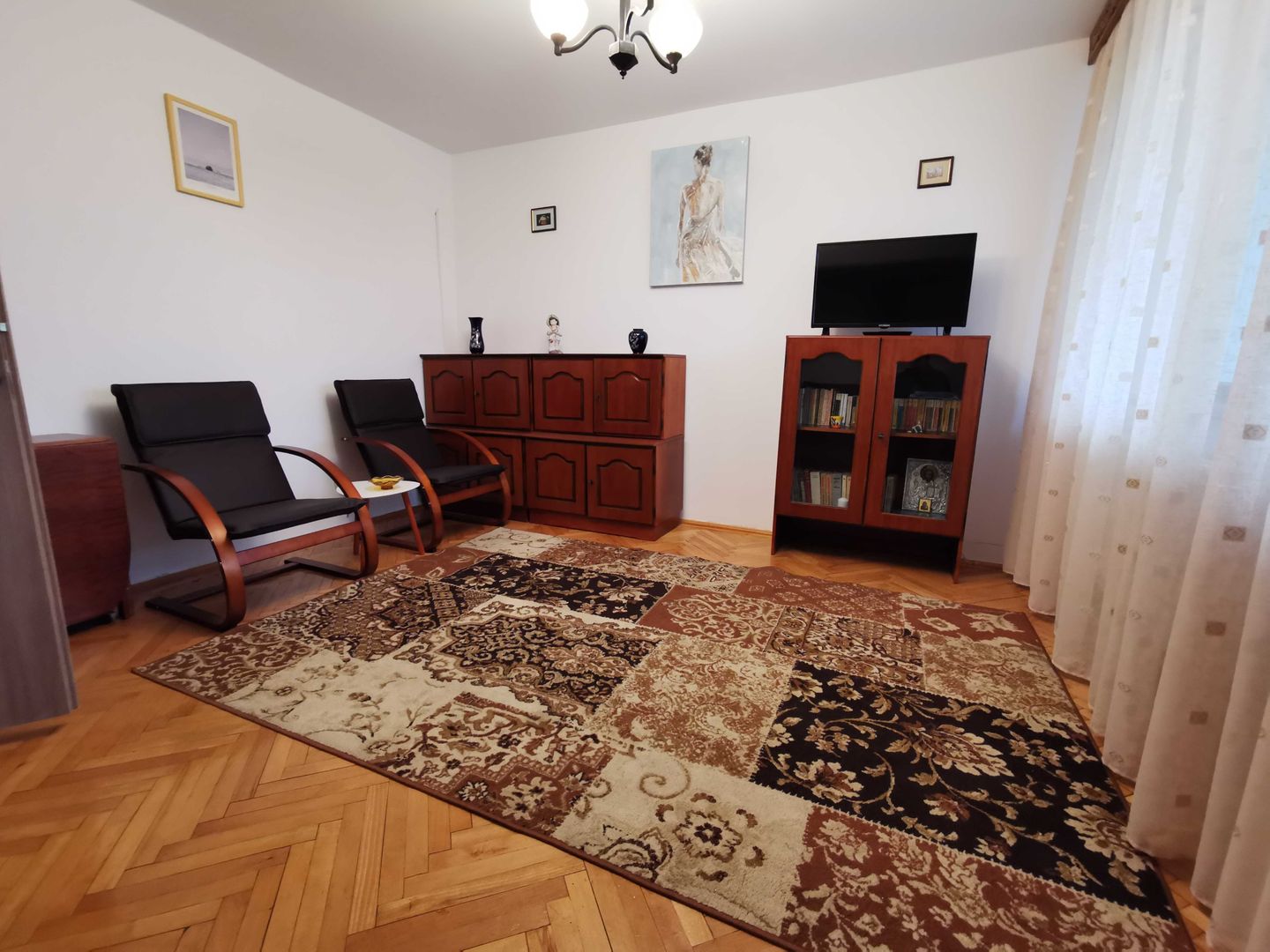 Apartament 3 camere decomandate de inchiriat – complet mobilat si utilat - Poză 2