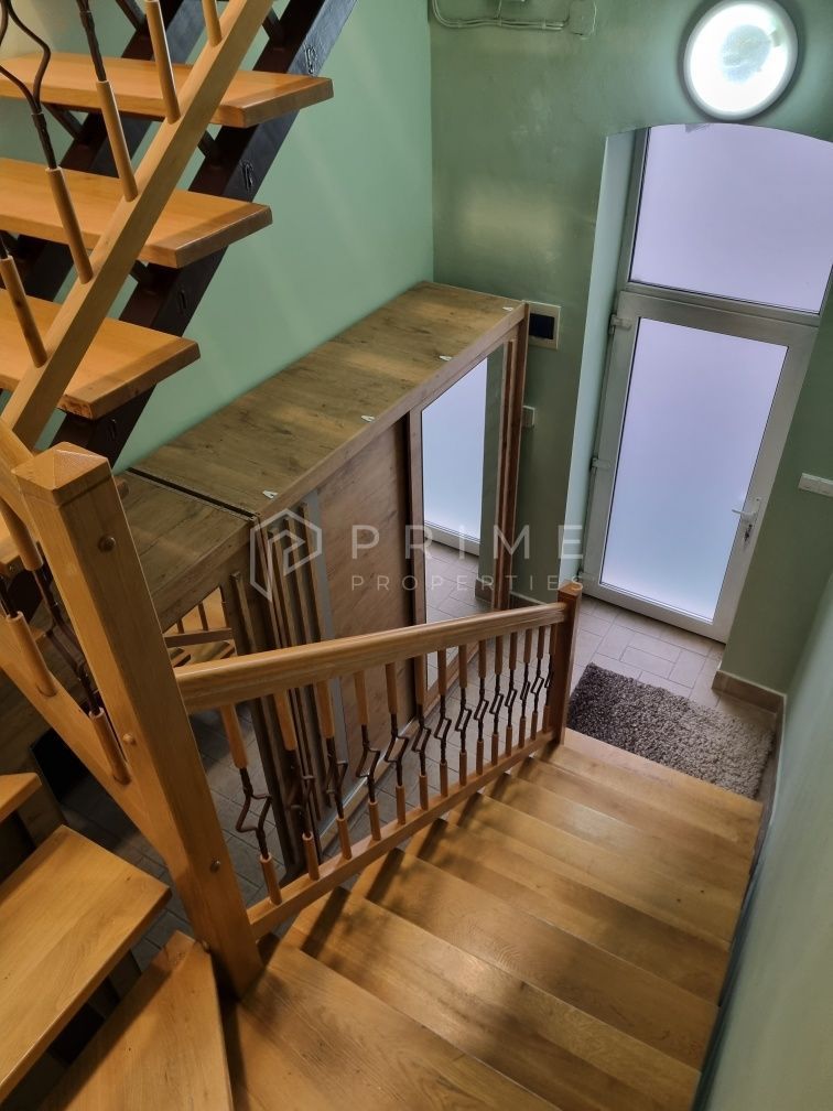 De închiriat apartament ultracentral, utilat, 3 camere, 2 băi, 140 m² - Poză 5