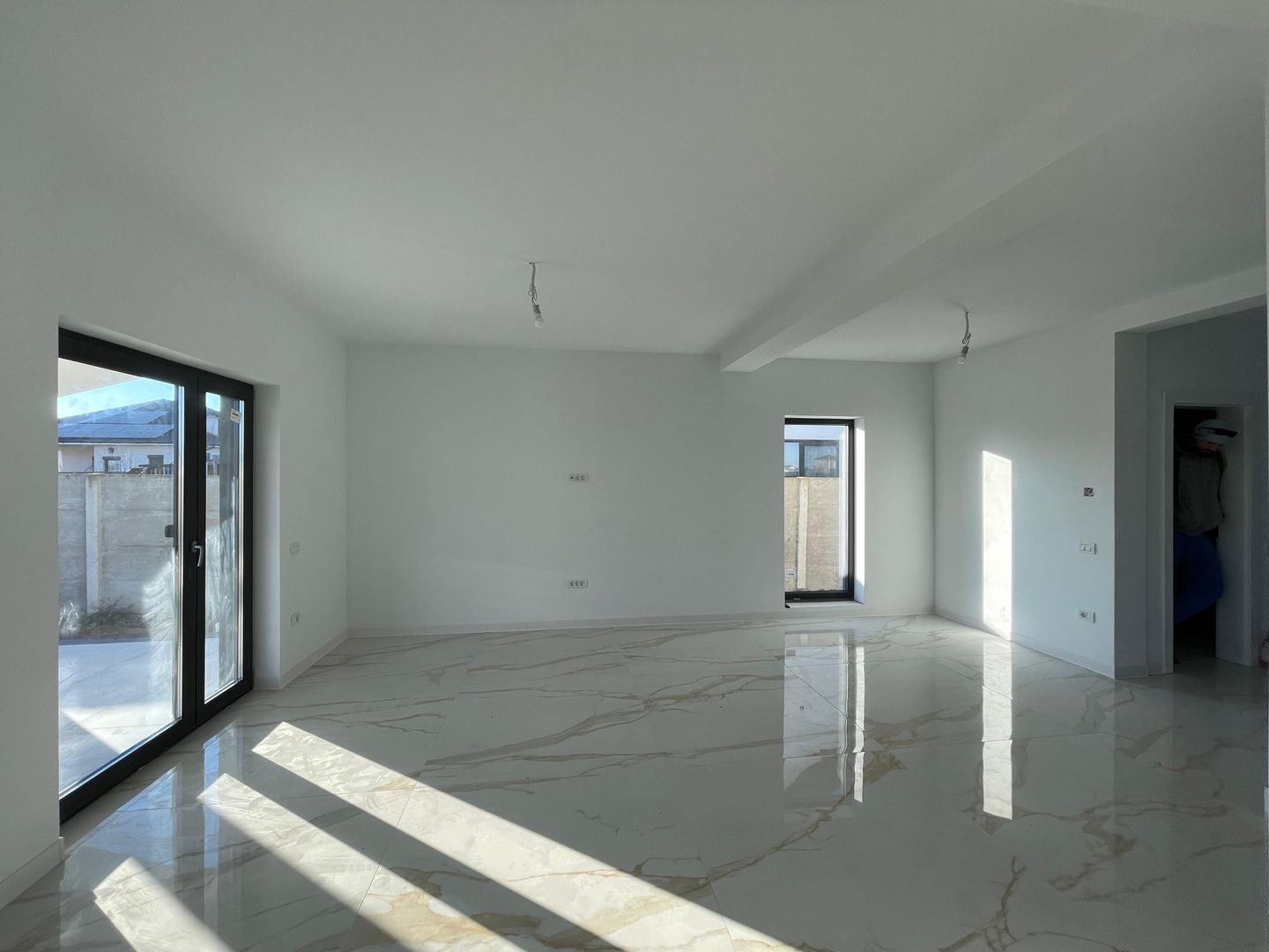 Duplex despartit prin camera tehnica - finisaje premium - Poză 13