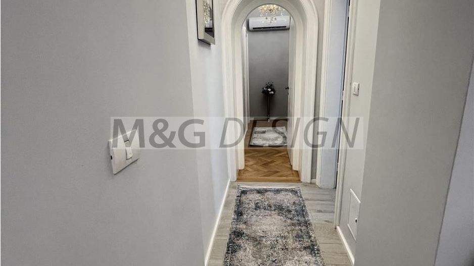 Apartament  deosebit amenajat LUX  boxa curte acces auto CENTRAL - Poză 11