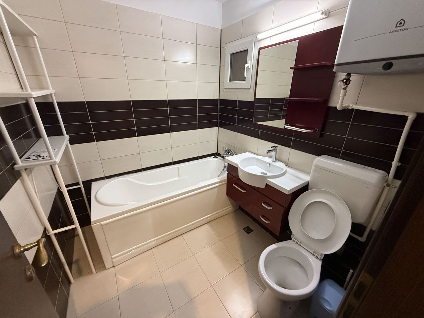 AP. 3 CAMERE- OBOR, MOBILAT/UTILAT MODERN, BOILER, CURAT - Poză 10