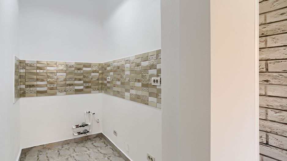 Vandut Apartament cu doua camere, renovat, situat ultracentral - Poză 6