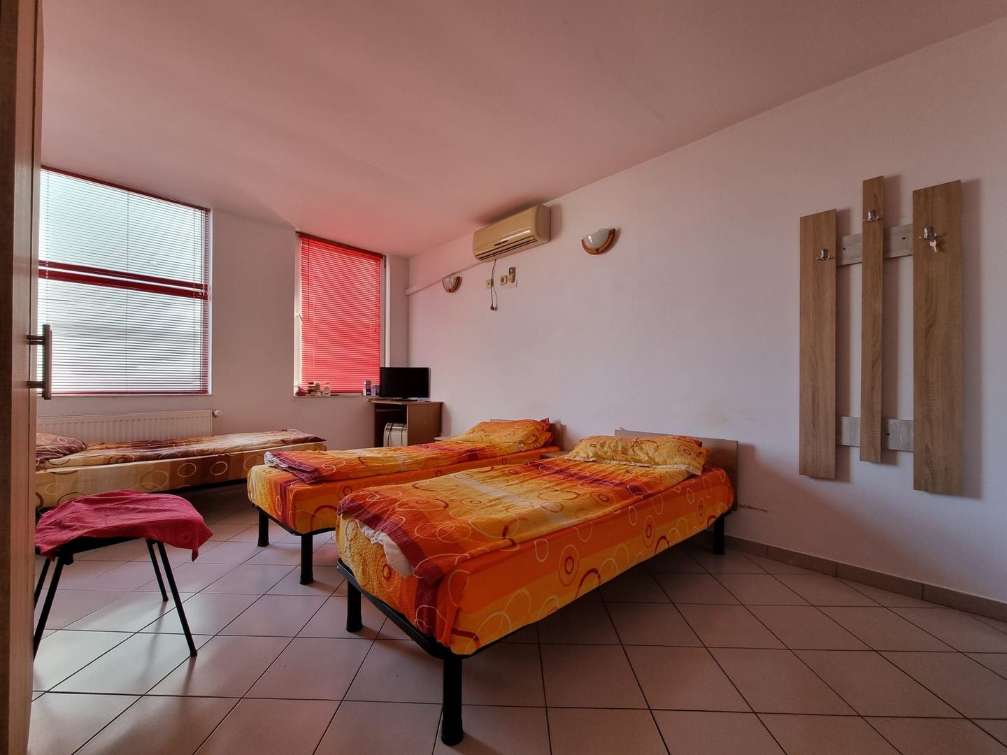 Închiriere clădire – zonă centrală Constanța, aproape de mare - Poză 3