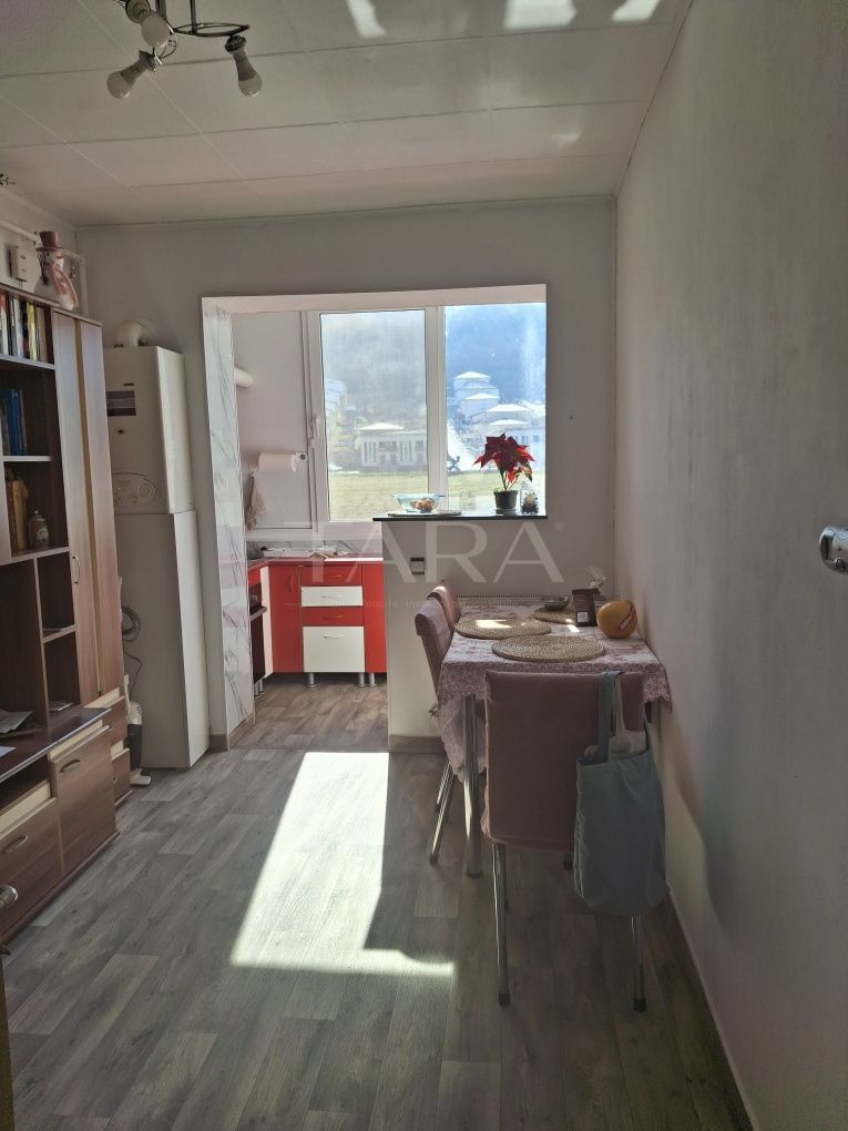 Apartament 2 camere decomandat, etaj 1, renovat parțial. - Poză 7