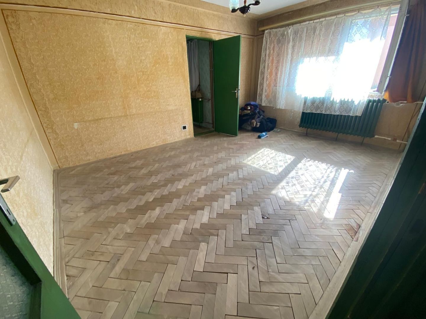 vand apartament 3 camere, etaj 2, zona Piata Sarbilor - Poză 5