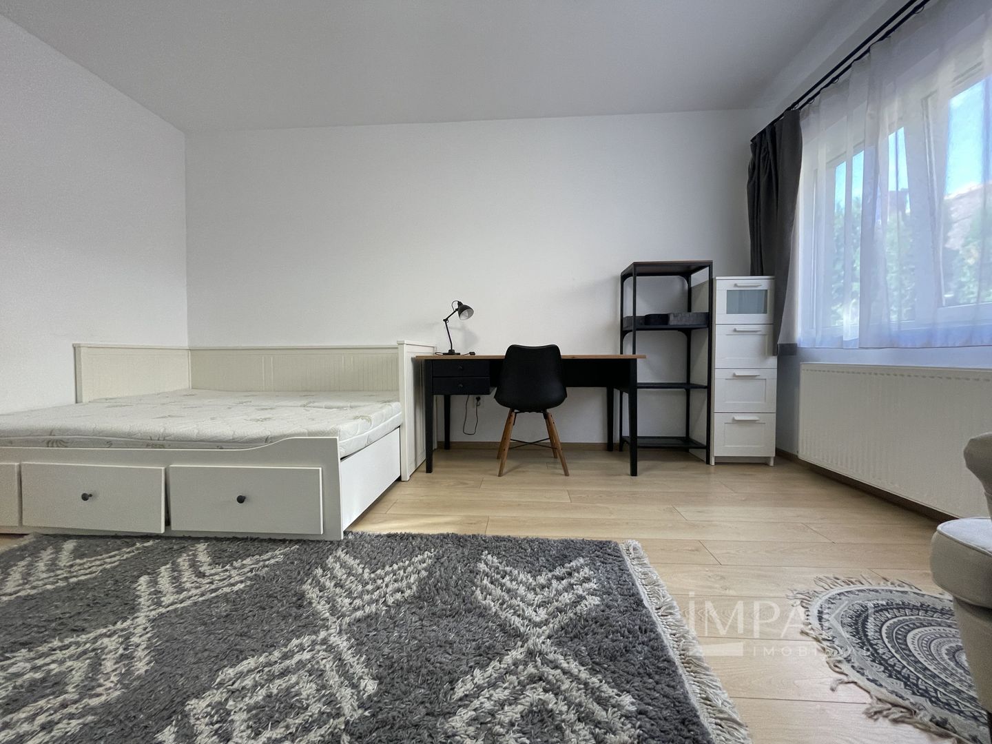 De închiriat-apartament cu grădină comuna în zona central |UMF|Motilor - Poză 1