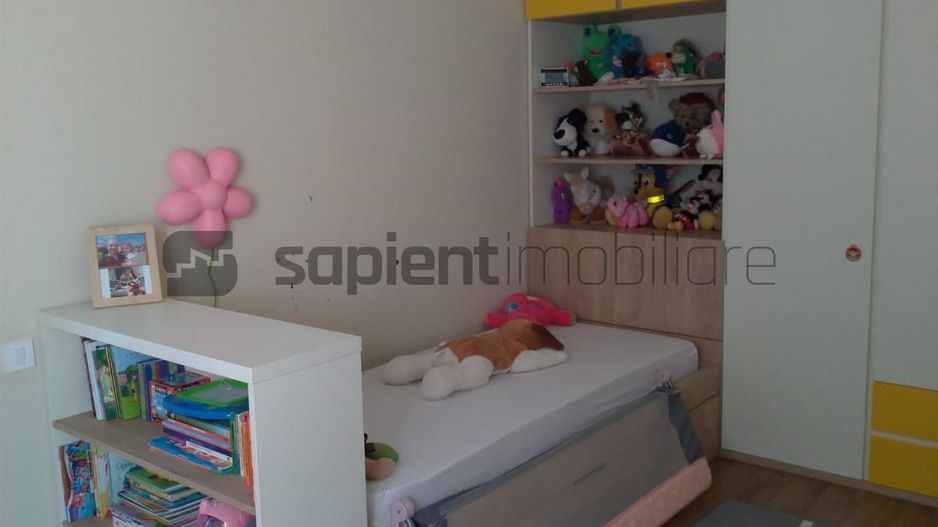 APARTAMENT CENTRAL CU 3 CAMERE - Poză 3