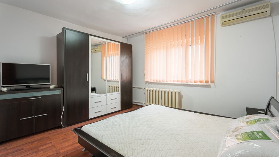 4 camere cu boiler, 13 Septembrie - Poză 9