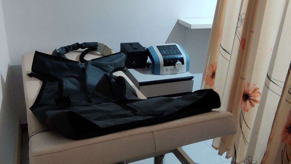 IDEAL PENTRU SALON INFRUMUSETARE / RESTAURANT/BAR/GRADINITE - Poză 23