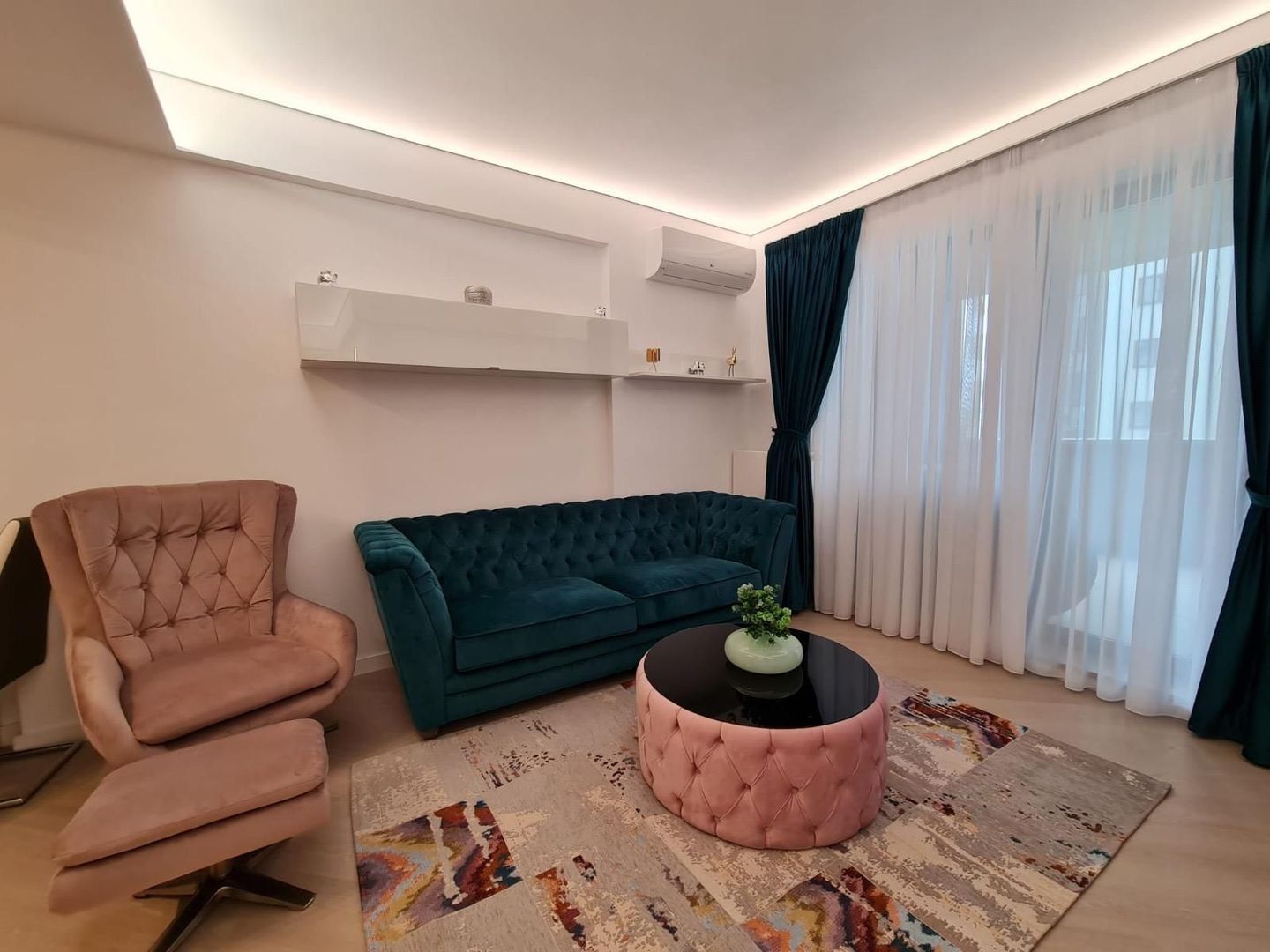 De inchiriat - Ap. 3 camere in Cortina North - Poză 1