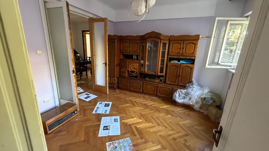Apartament cu 4 camere în zona Universitate – proprietate cu istorie - Poză 4