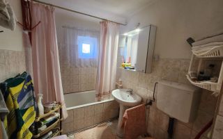 De vanzare apartament 2 camere, zona Sub stadion - Poză 5