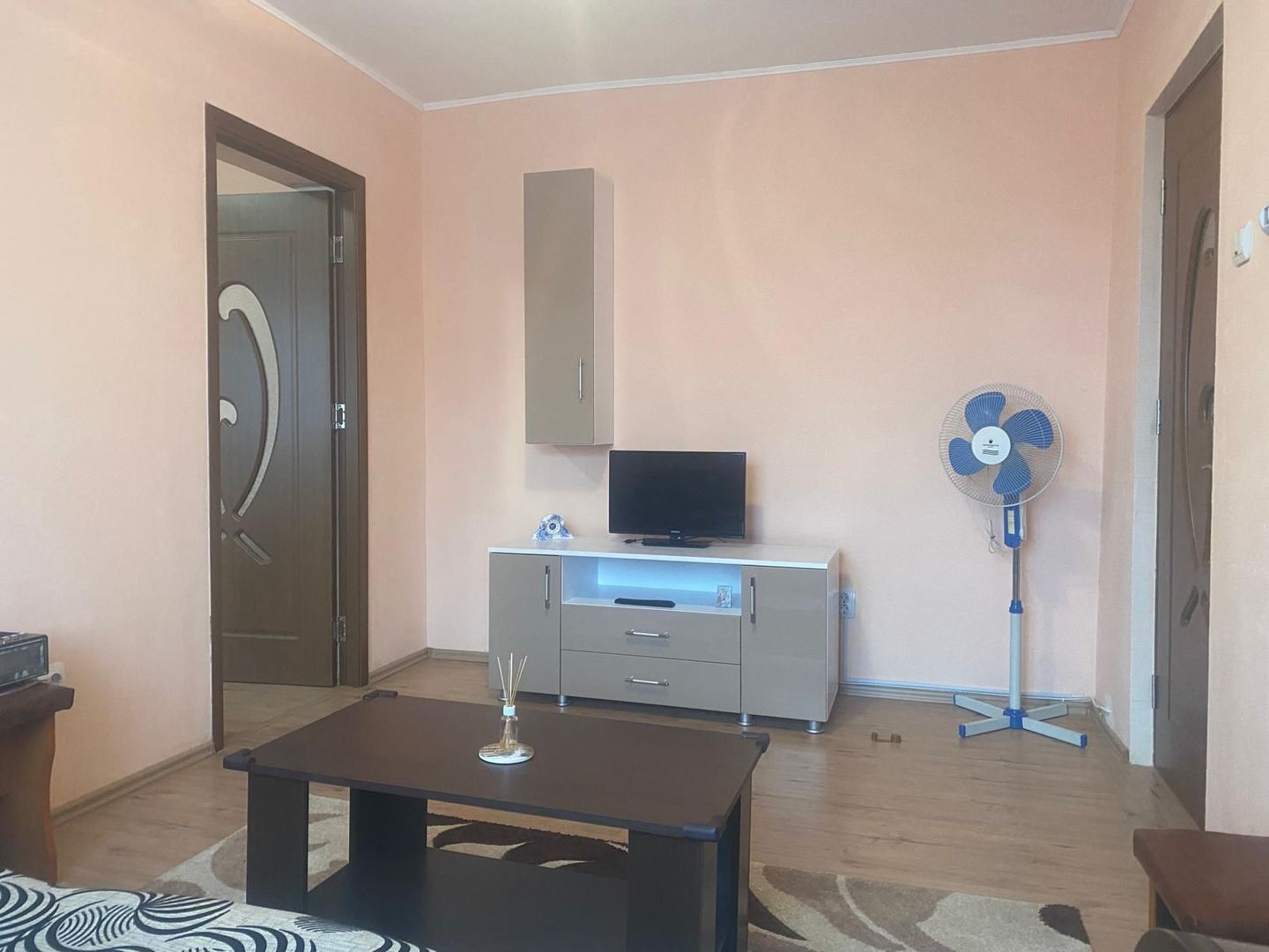 Aproape de Piata 1 Mai! Inchiriere apartament -2 camere-Targoviste-M8 - Poză 2