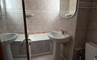 ✨De închiriat 3 camere, Micro 14, 300 Euro/luna - Poză 6