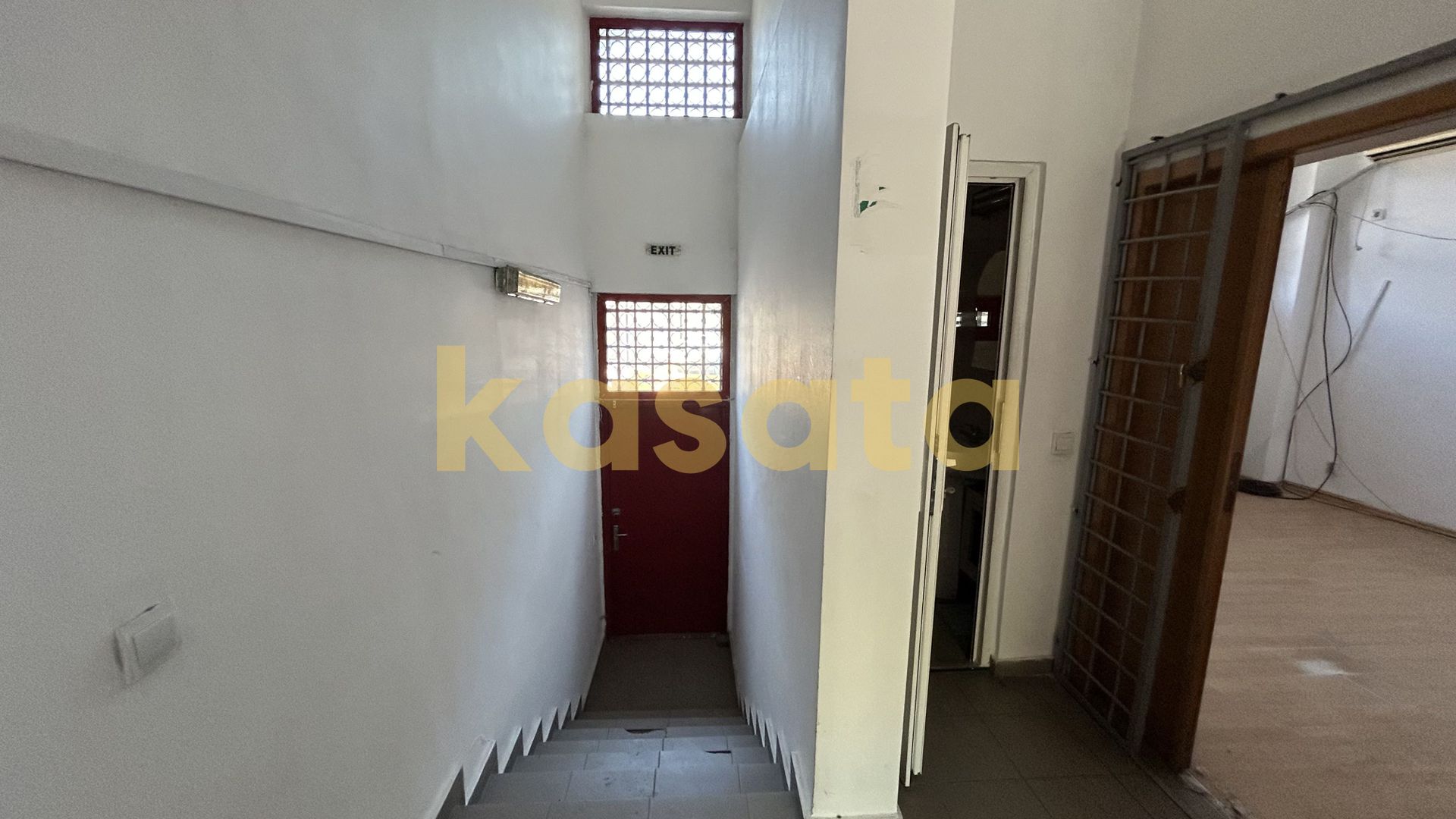 spatiu comercial I 83 mp utili I Bd Libertatii I central I vitrina 7mp - Poză 4
