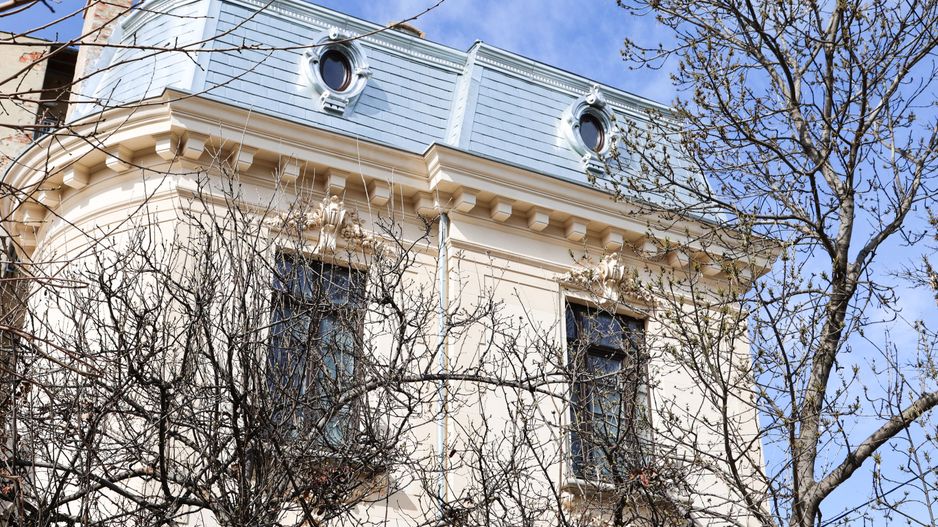 O BIJUTERIE ARHITECTURALA IN CENTRUL BUCURESTIULUI - Poză 2