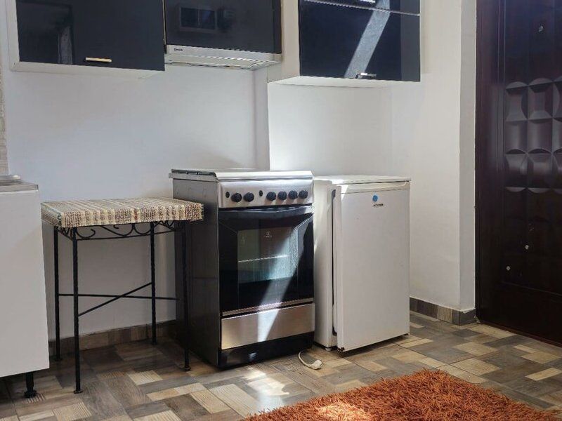 Garsoniera la casa, curte comuna - strada Razboieni - Poză 4
