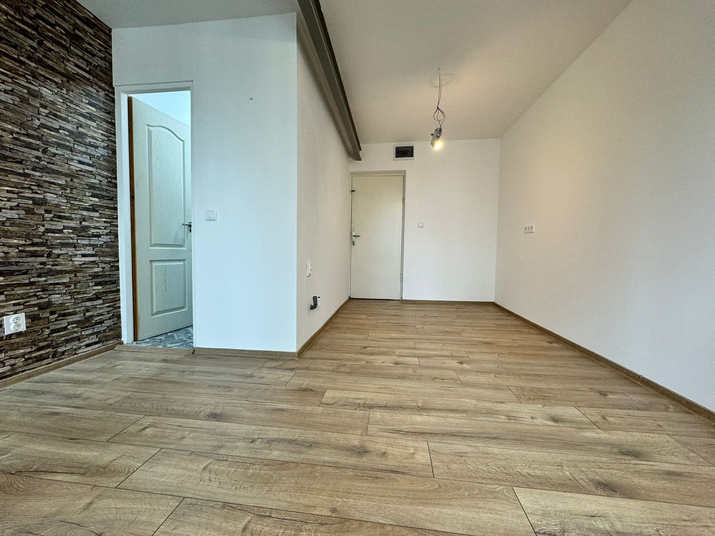 Garsoniera de vânzare în fața Novotel-  Calea Victoriei - Poză 4