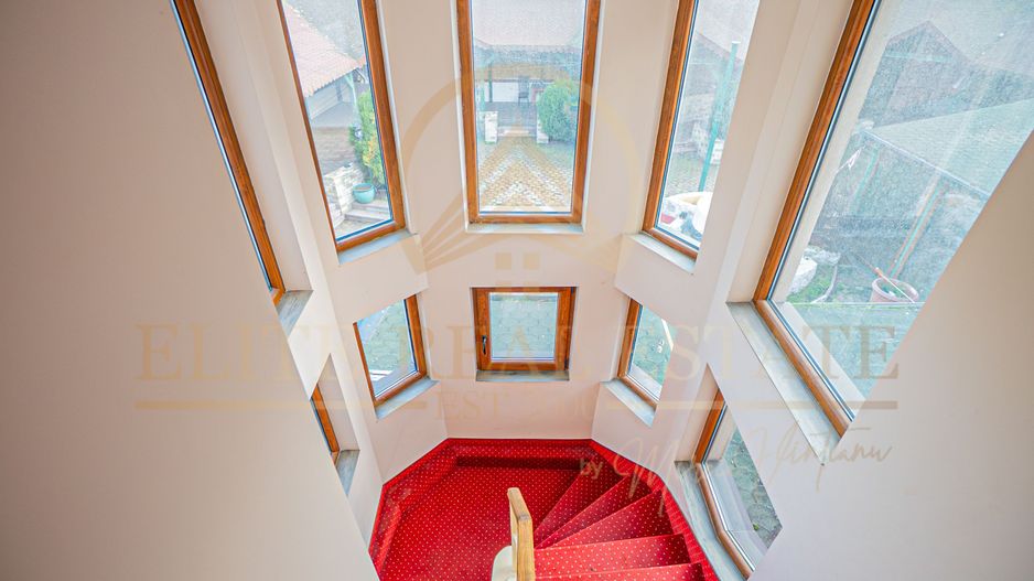 Ultracentral - Proprietate comercială P+M la 200 m de mare. - Poză 18