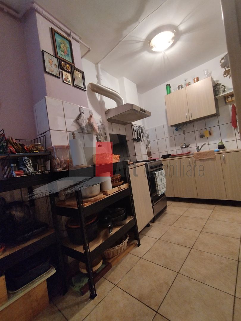 Apartament cu 3 camere de vanzare-Piata Victoriei - Poză 1