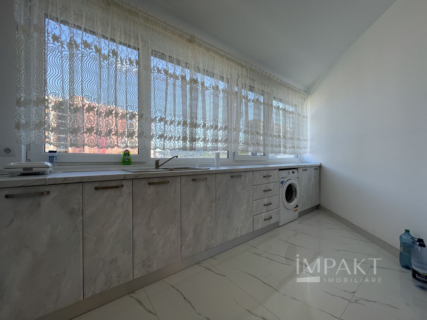 Apartament cu 3 camere spre inchiriere in zona Vivo! - Poză 3