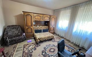 casa individuala Varias apa centrala pe gaz canalizare 1500mp - Poză 13