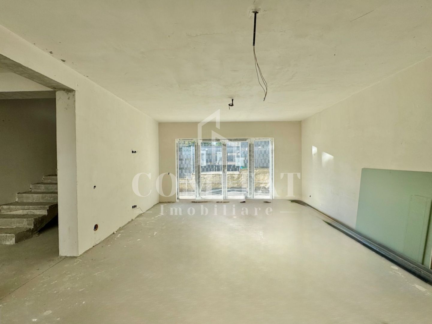 Casă de tip duplex | Stadiu semifinisat | 4 camere | Zona Câmpului - Poză 1
