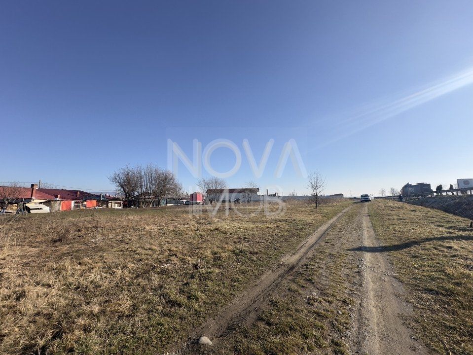 Teren  in suprafata de 4345 mp, Avrig - Poză 2