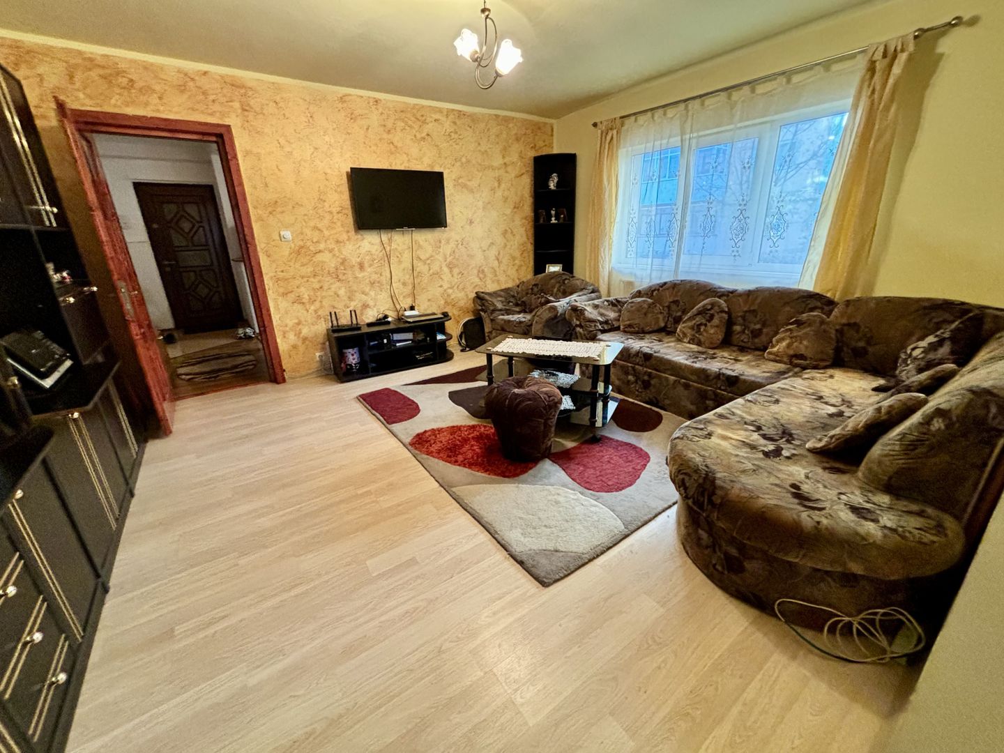 Apartament semicentral 2 camere parter 52 m² - Poză 1
