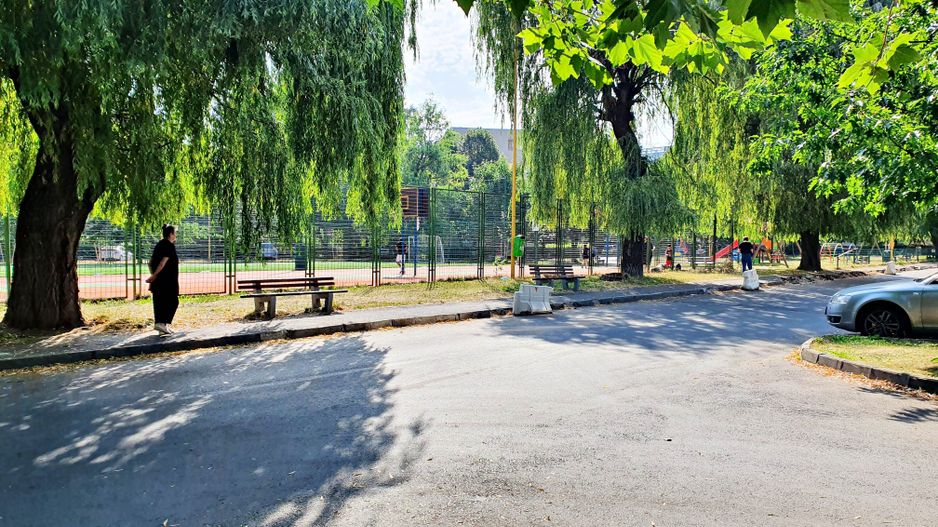 Calea Bucuresti, garsoniera cf I etaj 4/9 libera,semimobilata - Poză 1