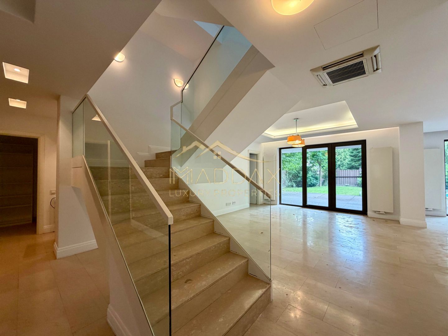 Vila cu 9 camere *900 teren* & piscina privata // Pipera - Poză 13