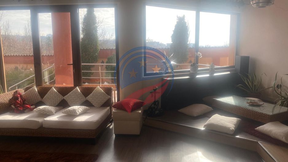 Casa lux P+E+M cu o panoramă impresionantă - Poză 12