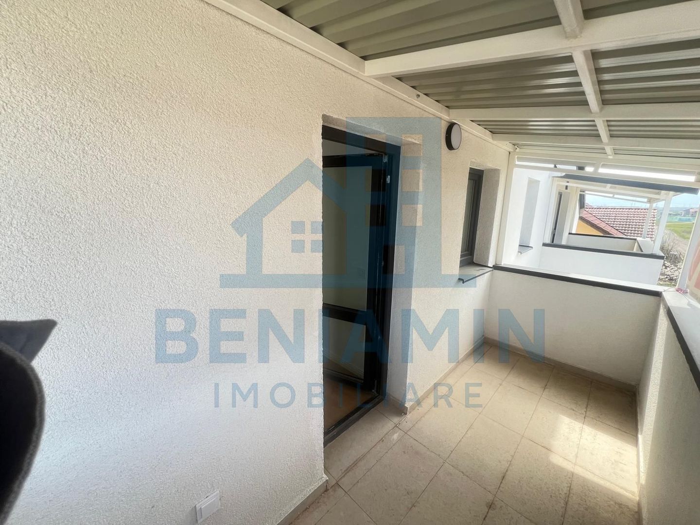 Garsoniera Decomandata - 45mp - balcon - parcare - Sanpetru - Roca - Poză 5