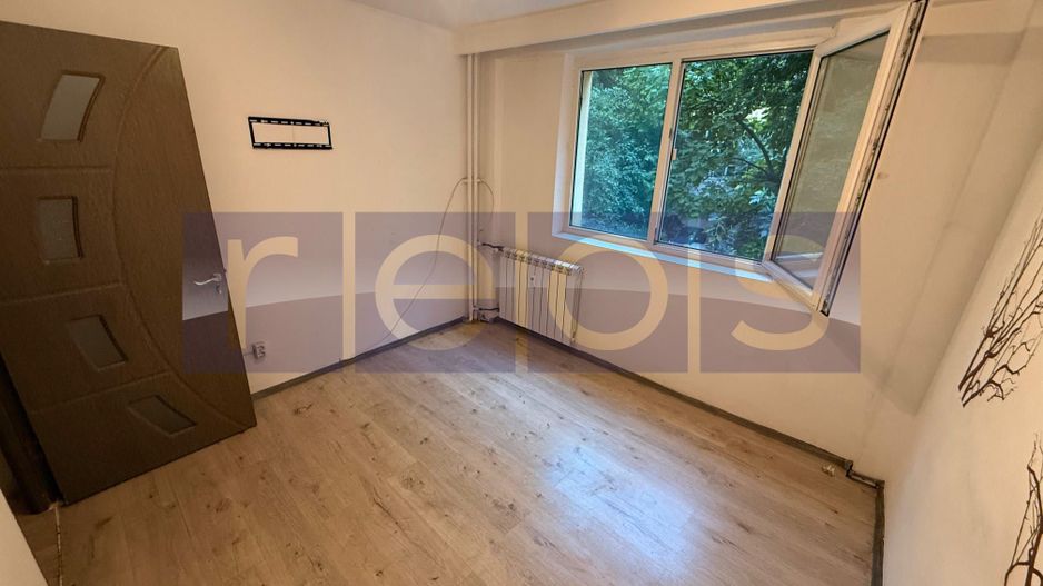 Vnzare apartament 3 camere | Teiul Doamnei - Poză 2