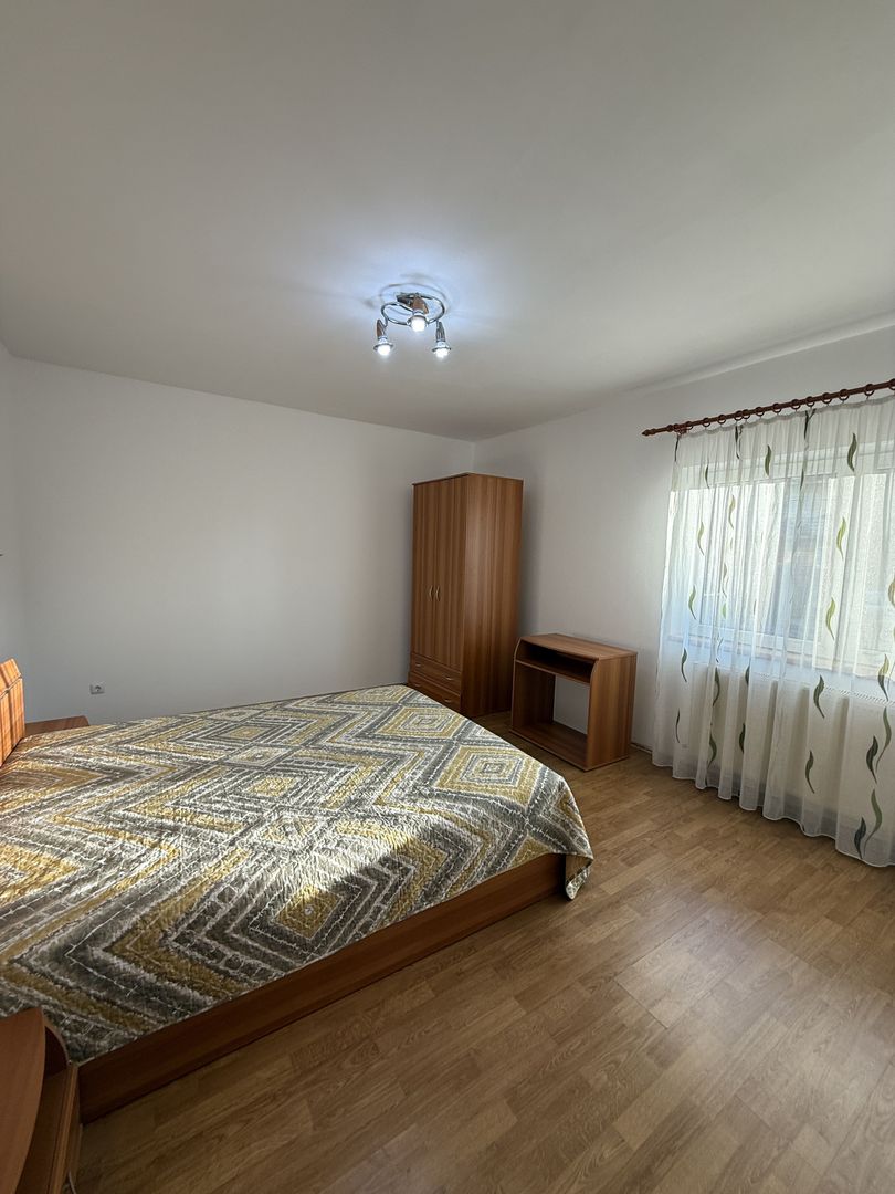 Apartament spațios cu 4 camere + garaj inclus – zona Ștrand–Tilișca - Poză 8
