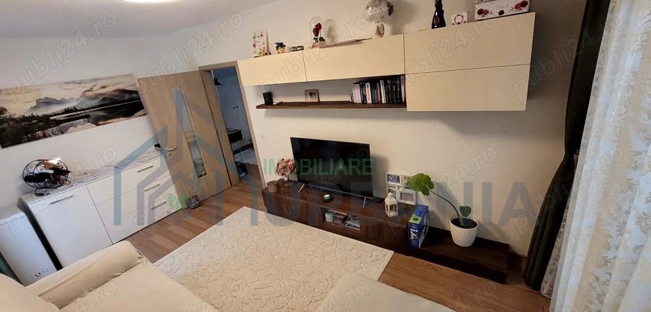 Vând apartament cu 3 camere - Poză 9