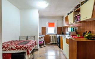 Apartament cu 3 camere în Micalaca. - Poză 4