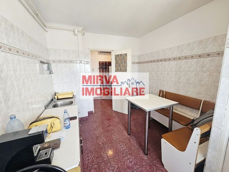 Vanzare apartament 2 camere, decomandat, zona Republicii - Poză 6
