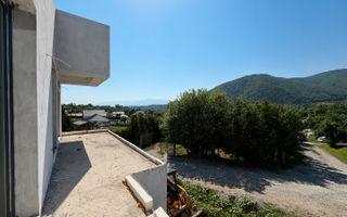 Vila cu infinity pool I Cisnadioara - Poză 3