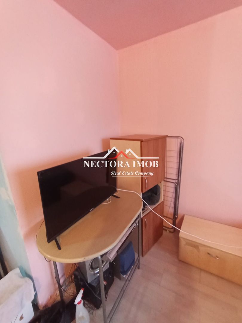 Garsoniera SPLAIUL CRISANEI Str. Poienitei 21mp in blocul portocaliu - Poză 3