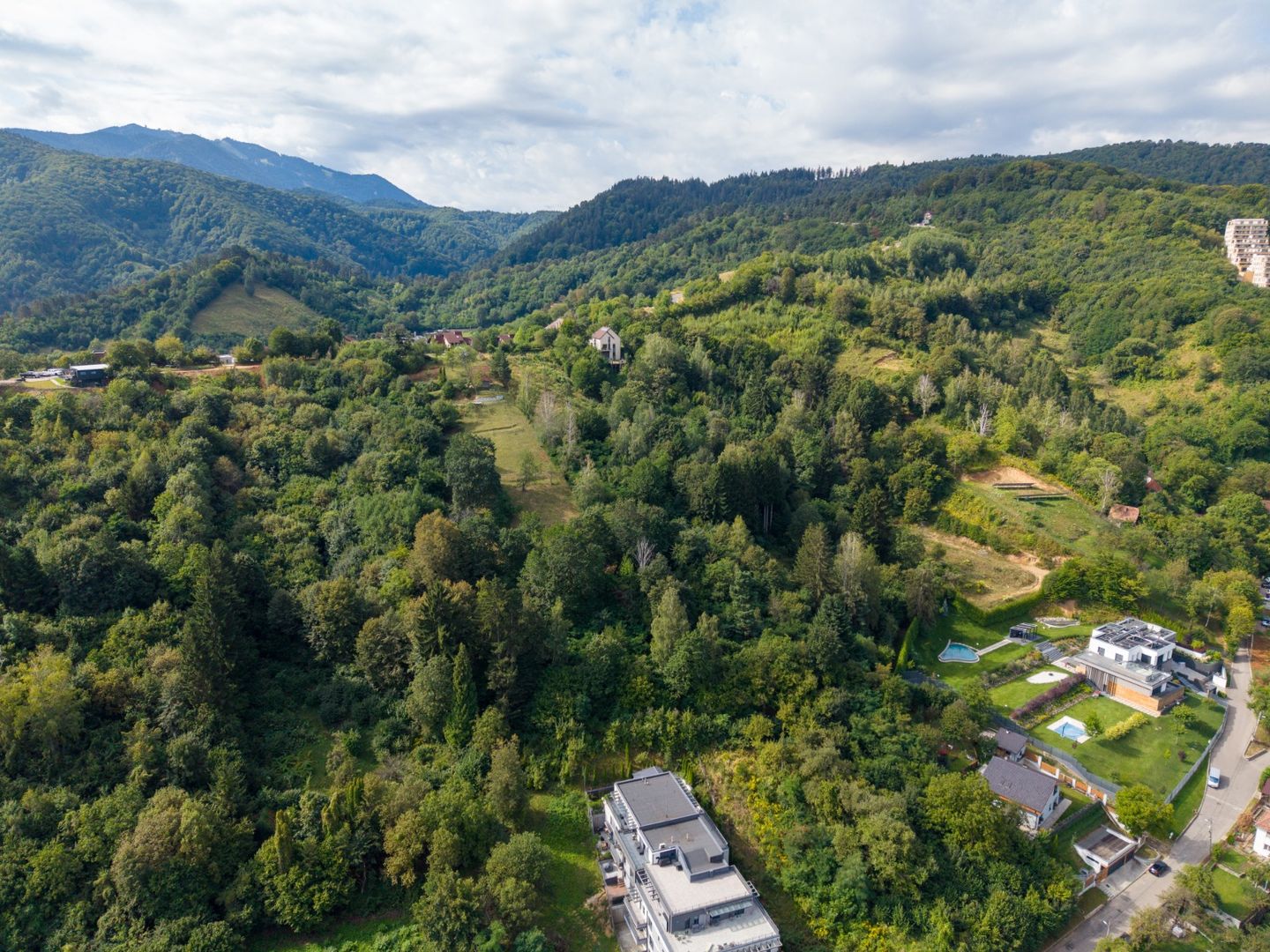 COMISION 0% | TEREN INTRAVILAN 3.731 MP | OPORTUNITATE RARĂ | BRAȘOV - Poză 3