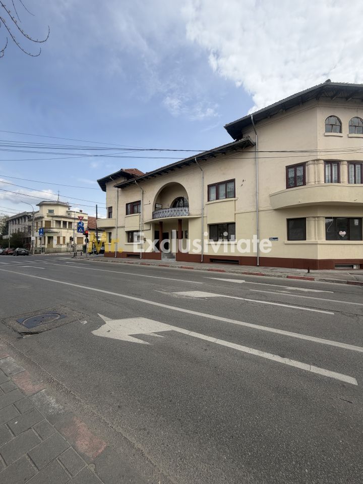 Spațiu birouri / locuință – 181 mp utili, etaj + mansardă în vilă, Centru Piteșt - Poză 3