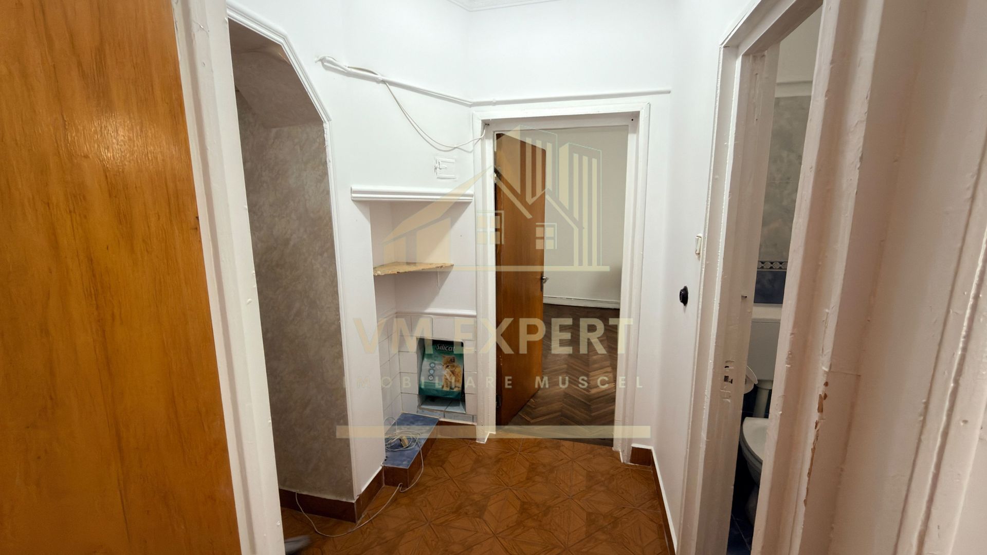 APARTAMENT 3 CAMERE  TEREN PROPRIETATE PARCARE ZONA FLĂMÎNDA CAMPULUNG AG - Poză 11