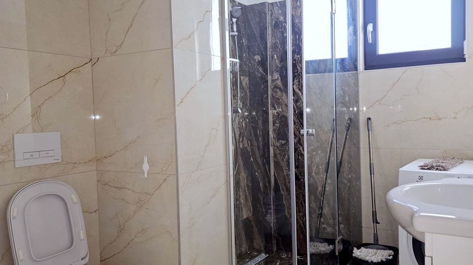 Inchiriere 2 camere Complex Roka, Micro 17 – parcare – 630 euro/luna - Poză 9