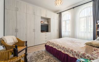 Casă / Vilă cu 4 camere de vânzare în Bucuresti - Poză 3