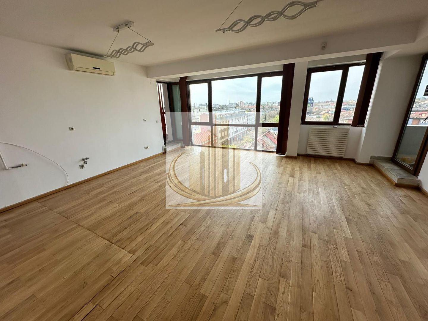 Penthouse de Lux pe Ștefan cel Mare | 154 mp + Terasă 150 mp - Poză 3