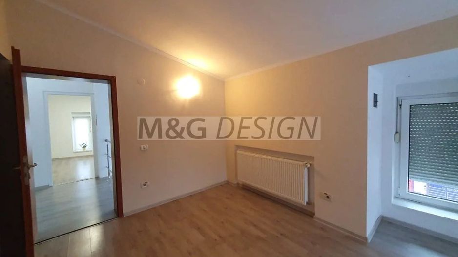 Apartament 5 camere Dumbravita la vila - Poză 3